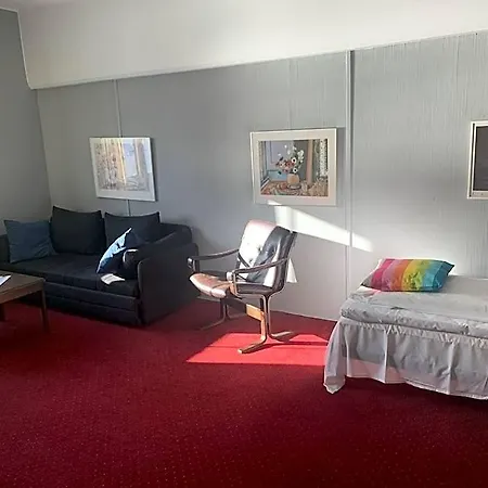 Hotel Hotell, Drivers 3*
